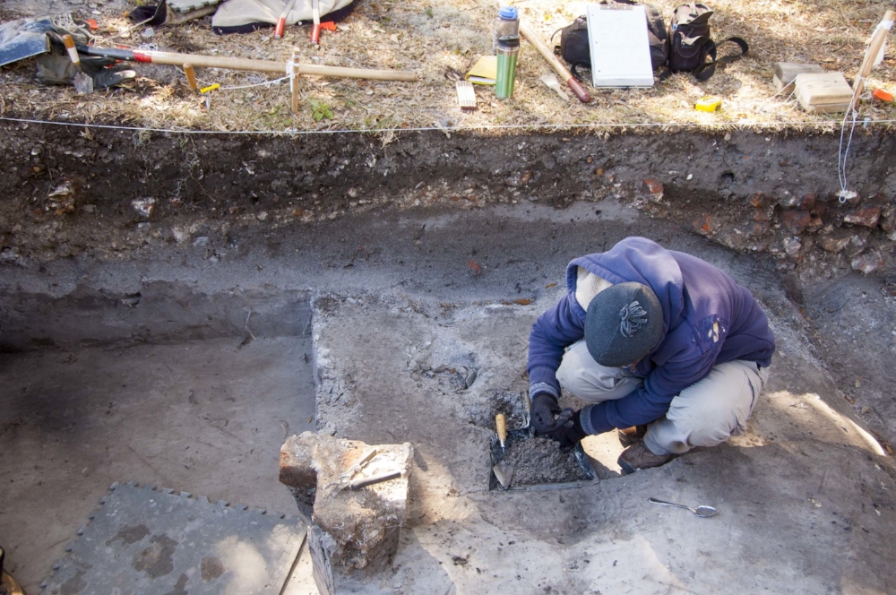 Painstaking excavation of a trench inside the fort's walls revealed brick rubble -- &nbsp;remains of the structures built to house soldiers and supplies -- as well as other artifacts. All artifacts located during the dig were cataloged carefully to …